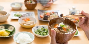 コロナ禍を経て変化した日本の食トレンド　簡便食材、冷凍食品、糖質制限、発酵、回転寿司まで